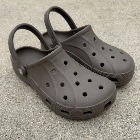 Crocs women’s clogs taupe size 9 preloved summer park beach pool vacation casual - Picture 5 of 5